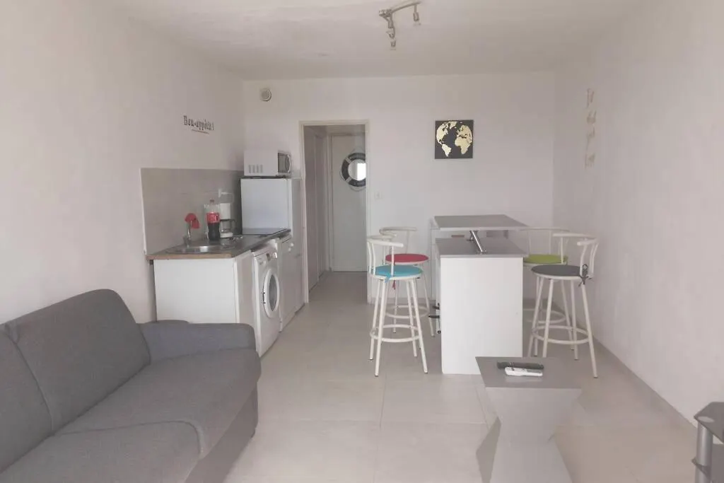 Appartement Studio vue mer Port de Hyères
