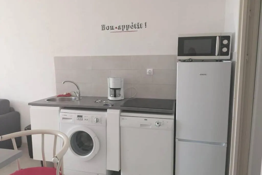 Appartement Studio vue mer Port de Hyères France